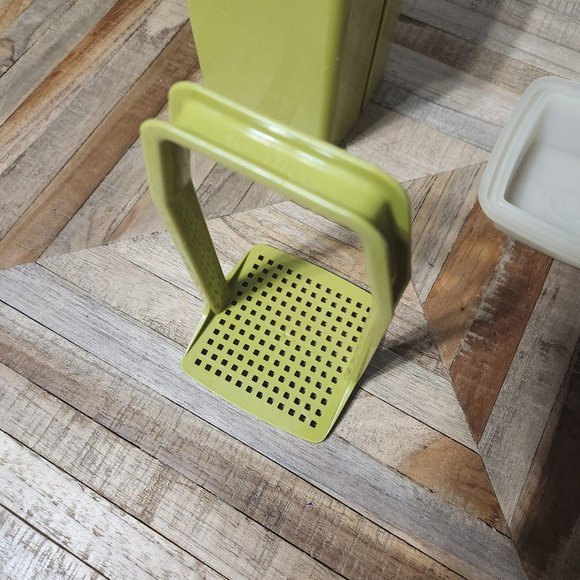 Tupperware Small Pick-A-Deli Pickle Keeper Olice Green Lid Insert 3 pc - Picture 6 of 8